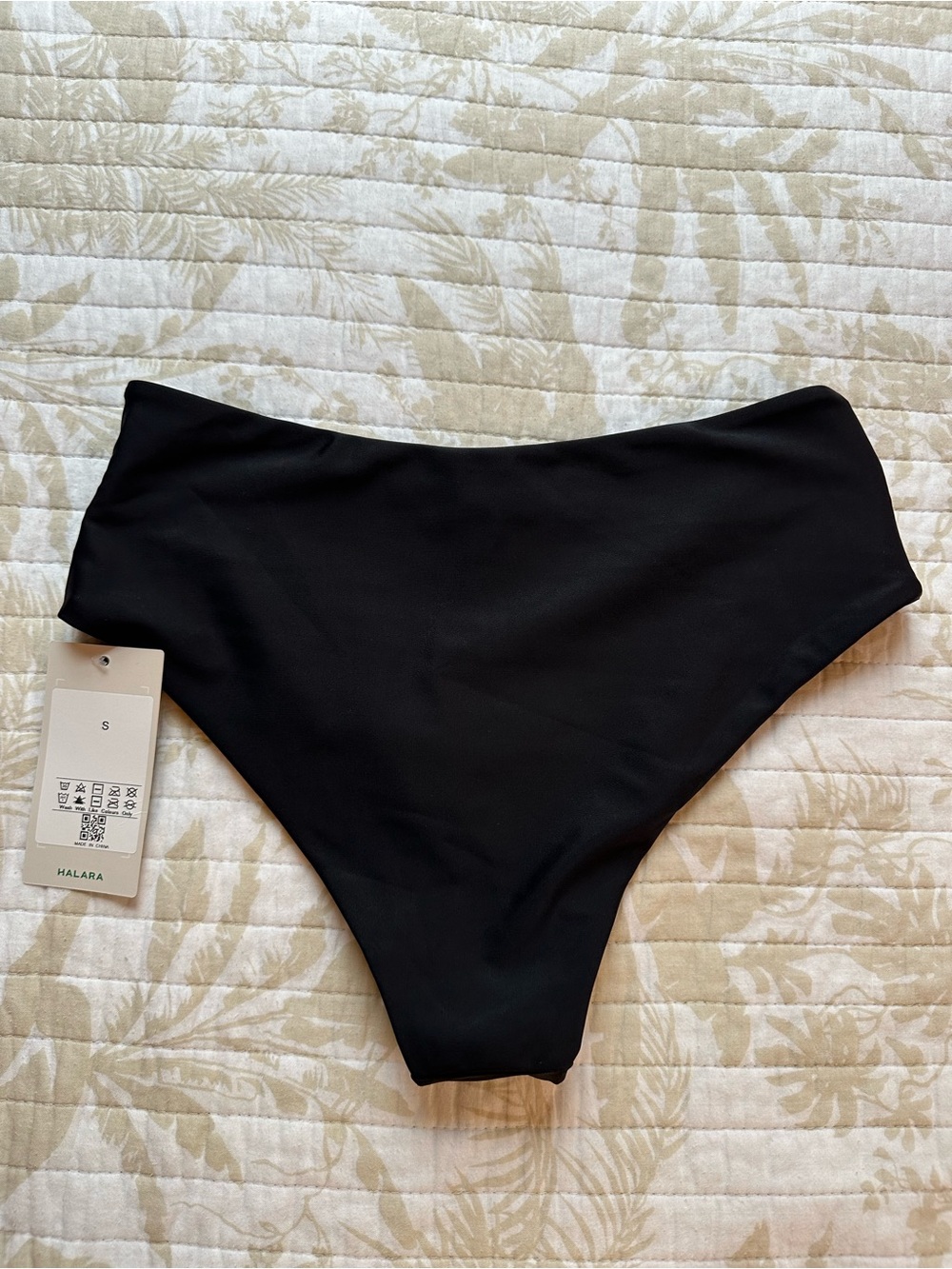 HALARA Black High Waist Ruched Side Women’s Bikini Bottoms Size Small NWT - Picture 2 of 5